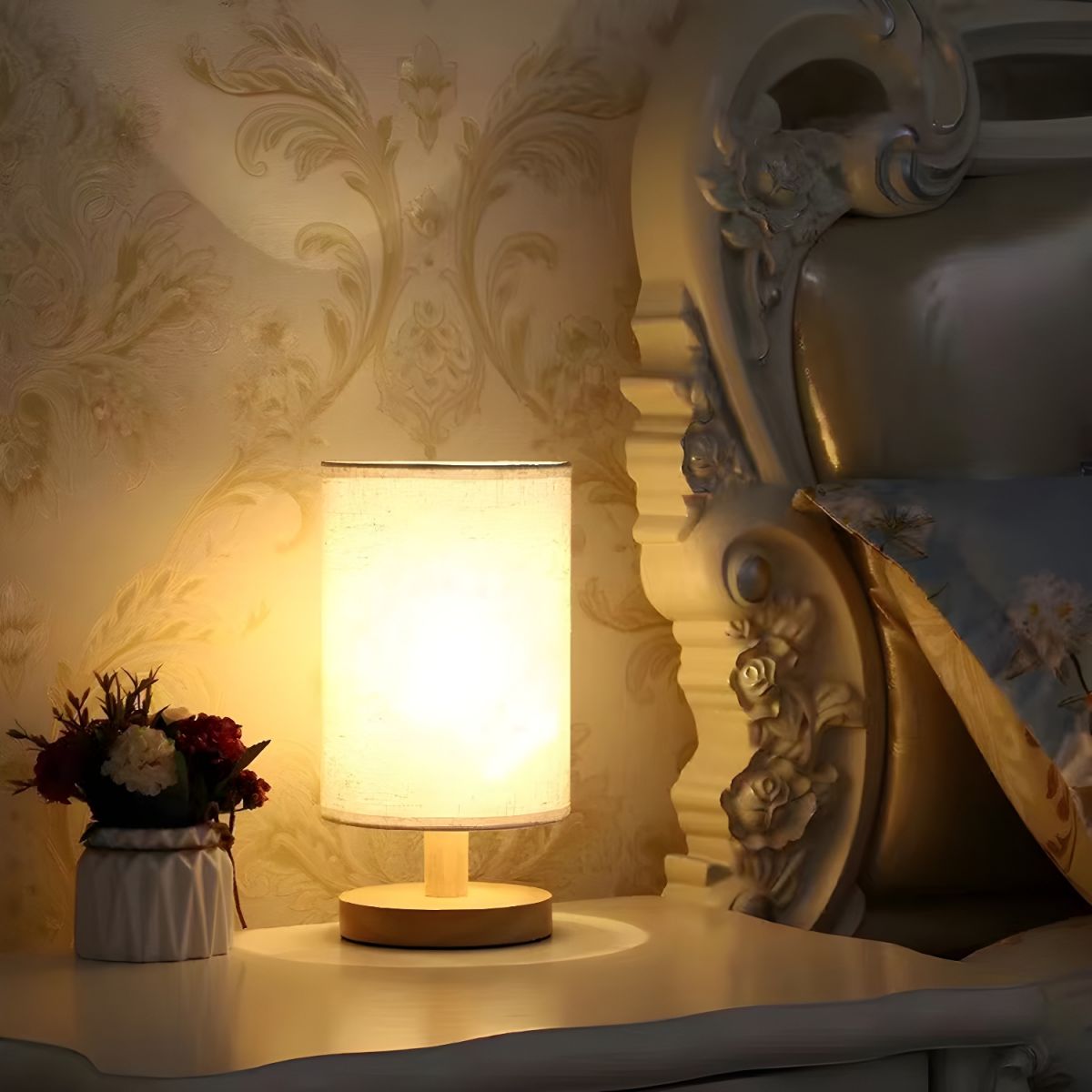 Quirdan | Modern Compact Wooden Table Lamp with Fabric Shade 1