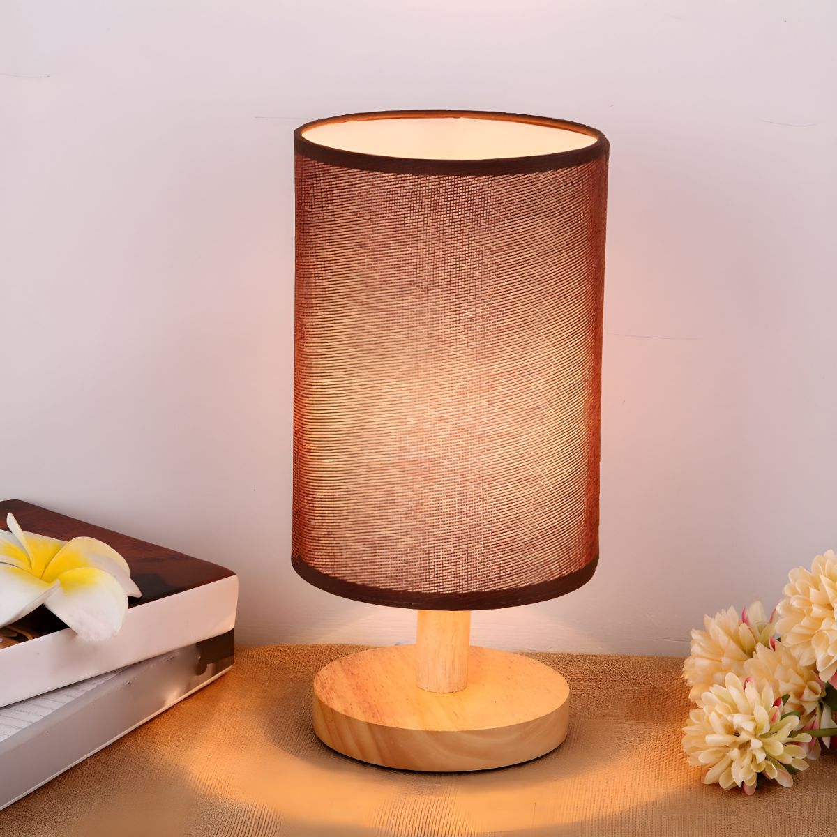 Quirdan | Modern Compact Wooden Table Lamp with Fabric Shade 2