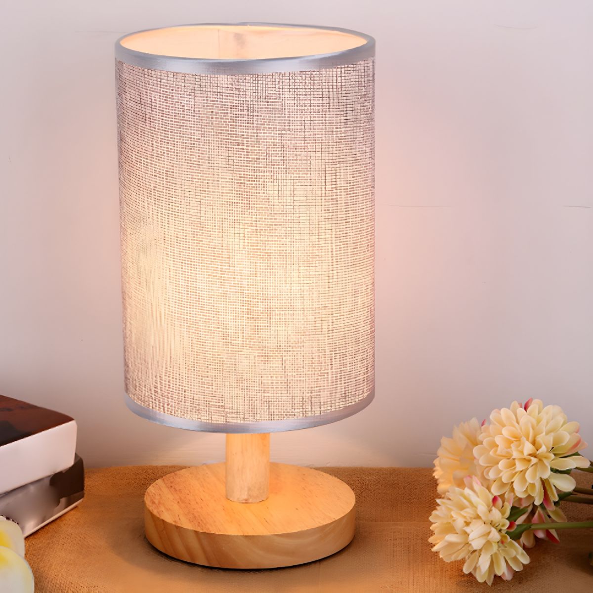 Quirdan | Modern Compact Wooden Table Lamp with Fabric Shade 3
